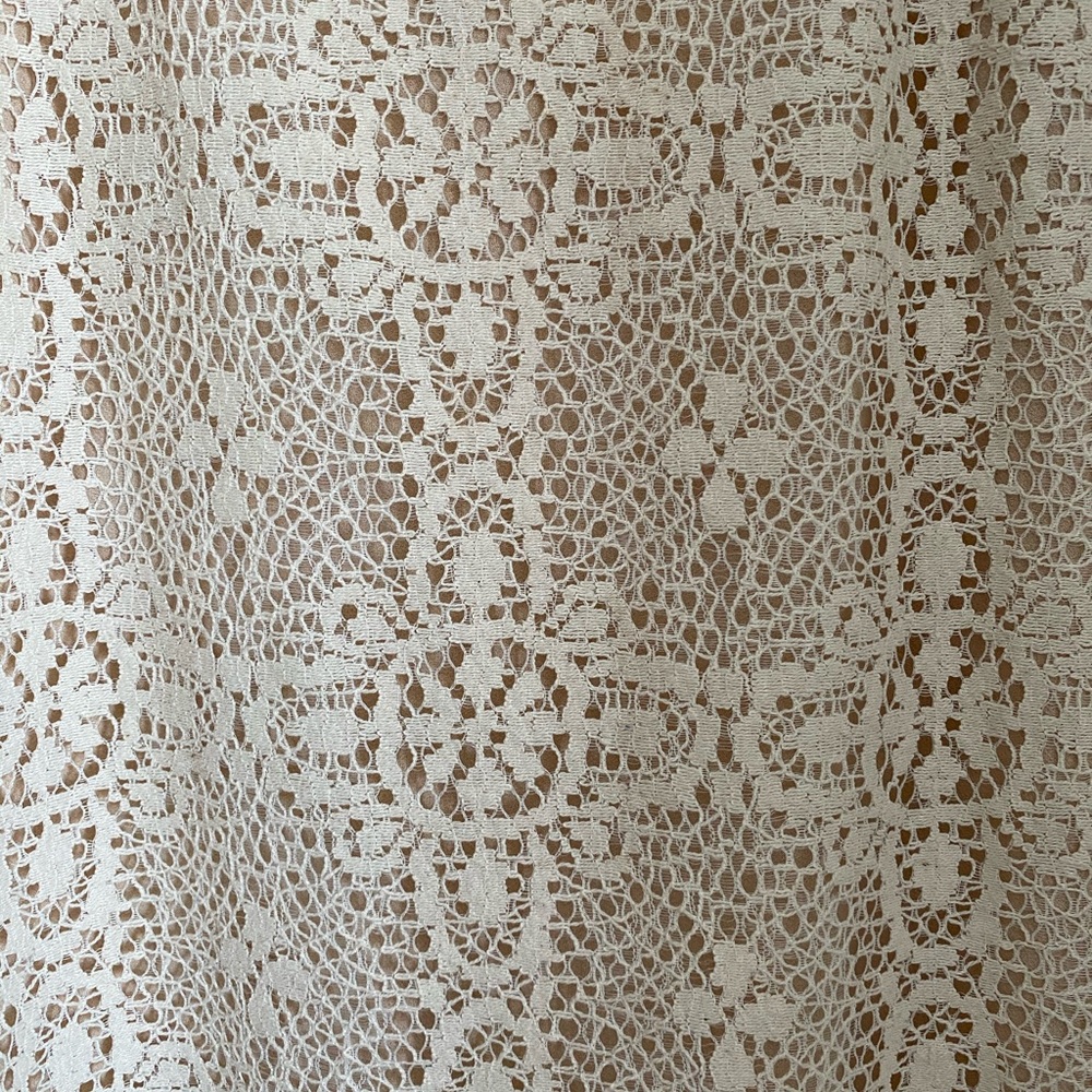 Cabi creme camisole tank with lace detail size s. - Picture 6 of 6